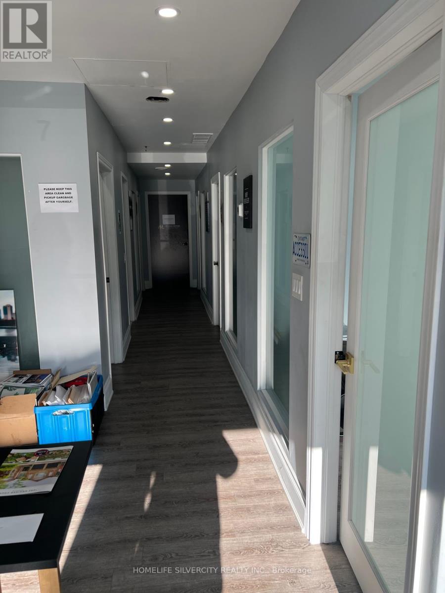 7 - 7895 Tranmere Drive, Mississauga, Ontario  L5S 1L9 - Photo 10 - W12413556