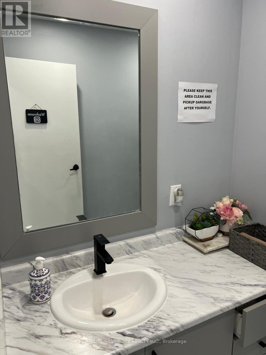 7 - 7895 Tranmere Drive, Mississauga, Ontario  L5S 1L9 - Photo 11 - W12413556