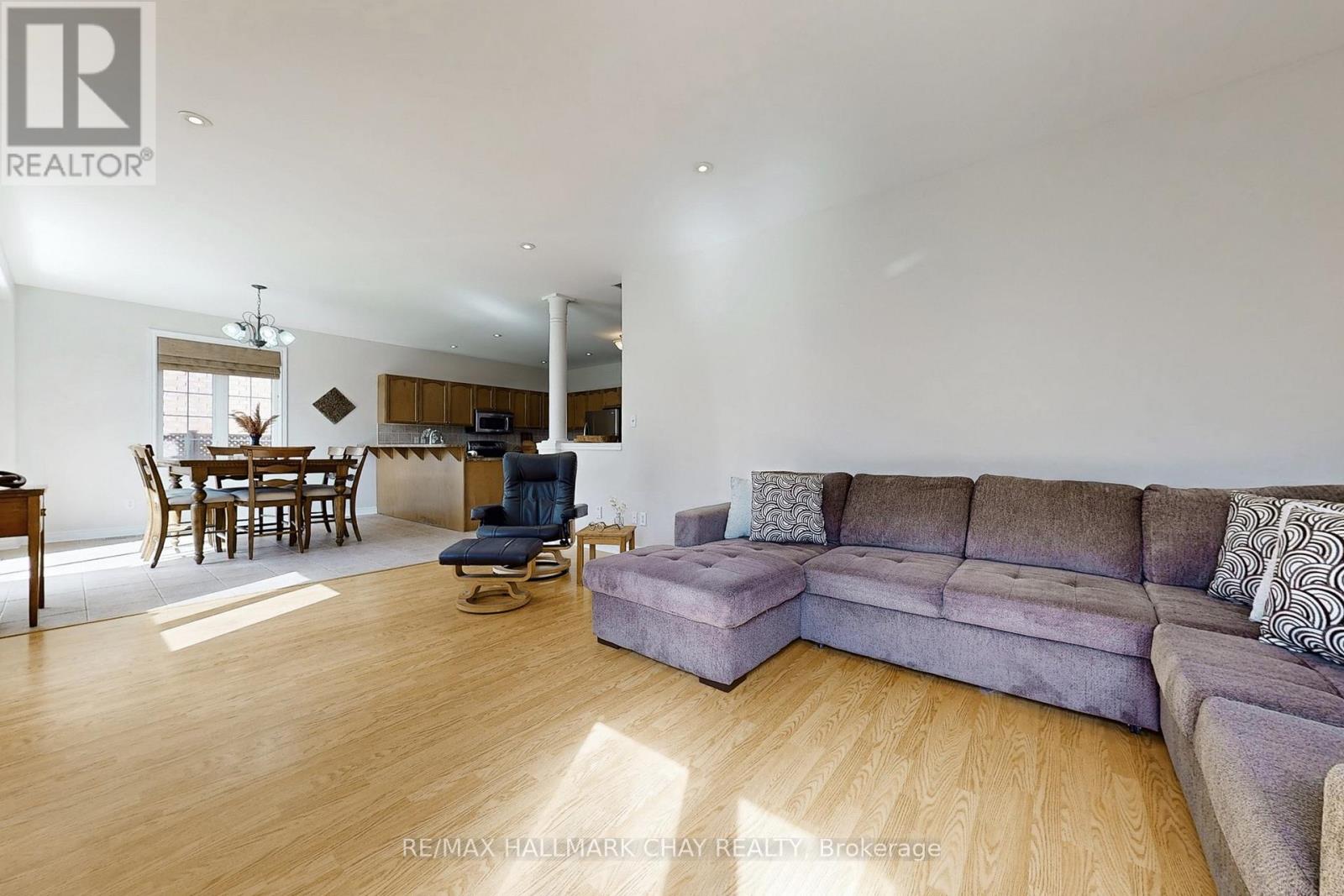 76 Cobblestone Court, Brampton, Ontario  L6R 2S4 - Photo 13 - W12434768