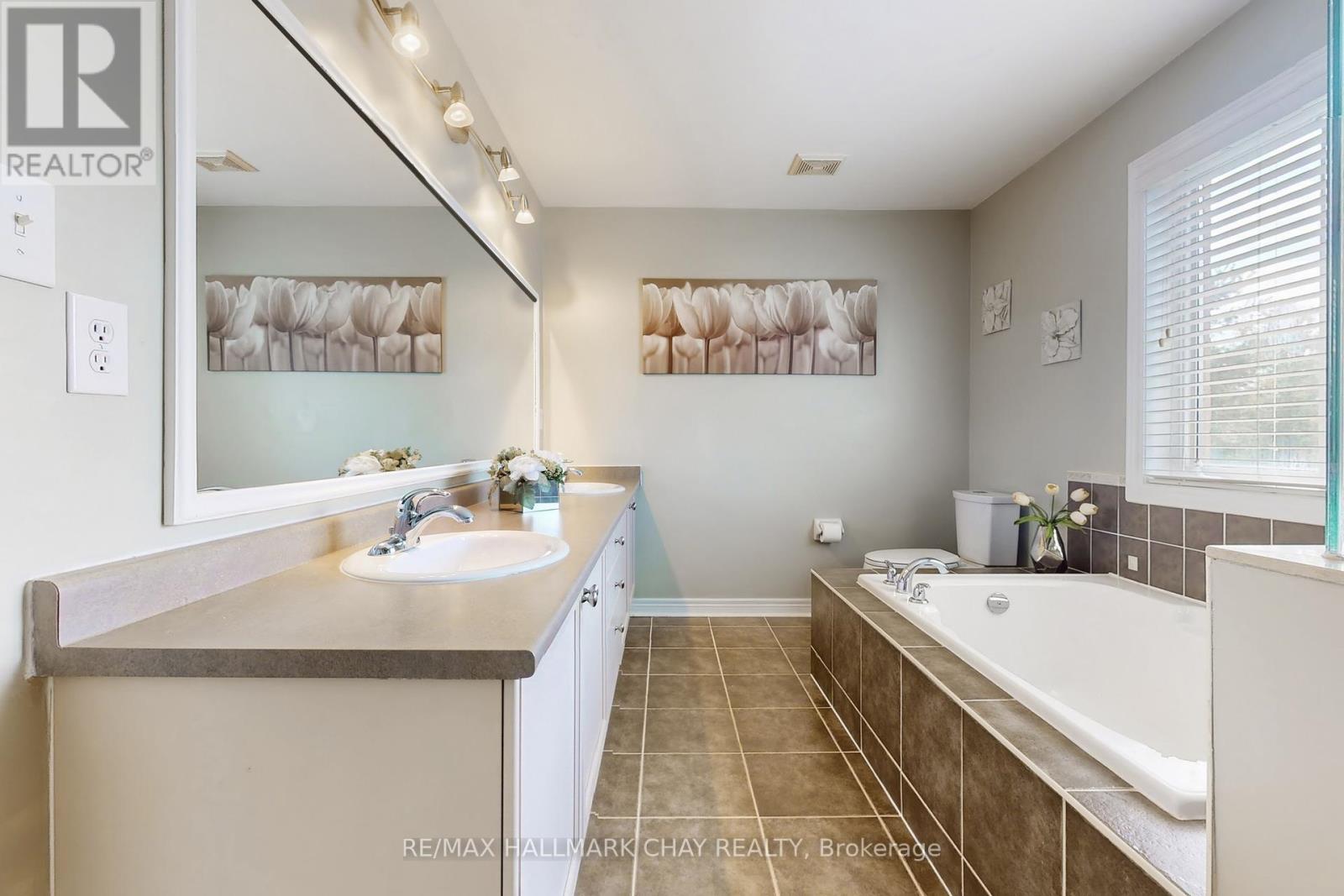 76 Cobblestone Court, Brampton, Ontario  L6R 2S4 - Photo 22 - W12434768