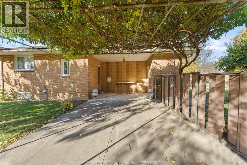 979 Scofield, Windsor, Ontario N9G 1L6 - Photo 16 - 25027977