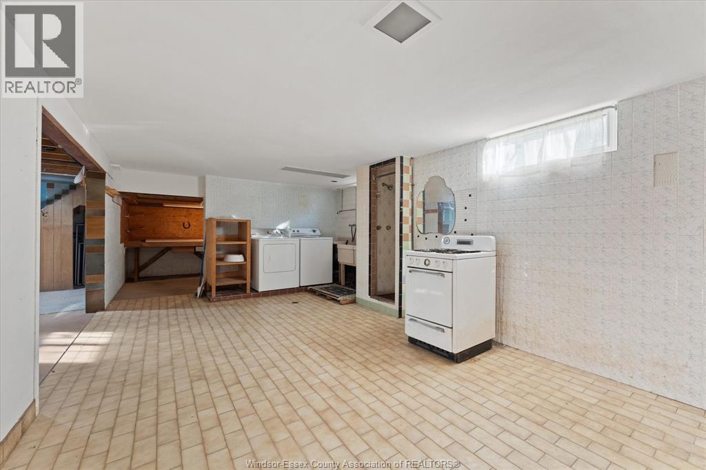 979 Scofield, Windsor, Ontario N9G 1L6 - Photo 13 - 25027977