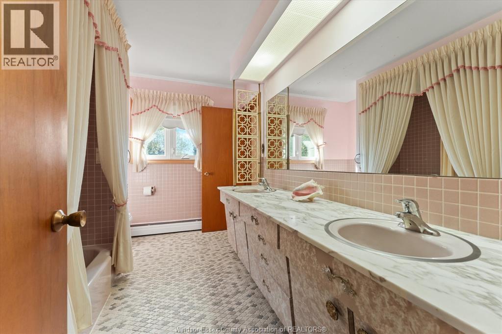 979 Scofield, Windsor, Ontario N9G 1L6 - Photo 9 - 25027977