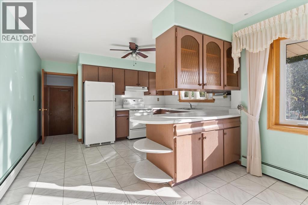 979 Scofield, Windsor, Ontario N9G 1L6 - Photo 4 - 25027977