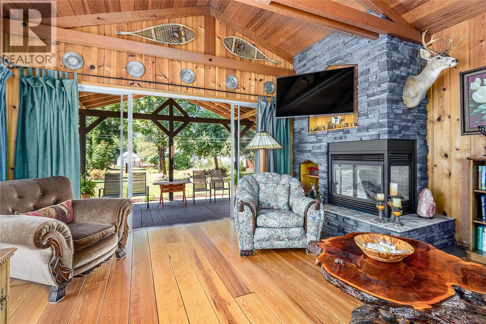 6661 Island Hwy N, Merville, British Columbia  V0R 2M0 - Photo 4 - 1012237