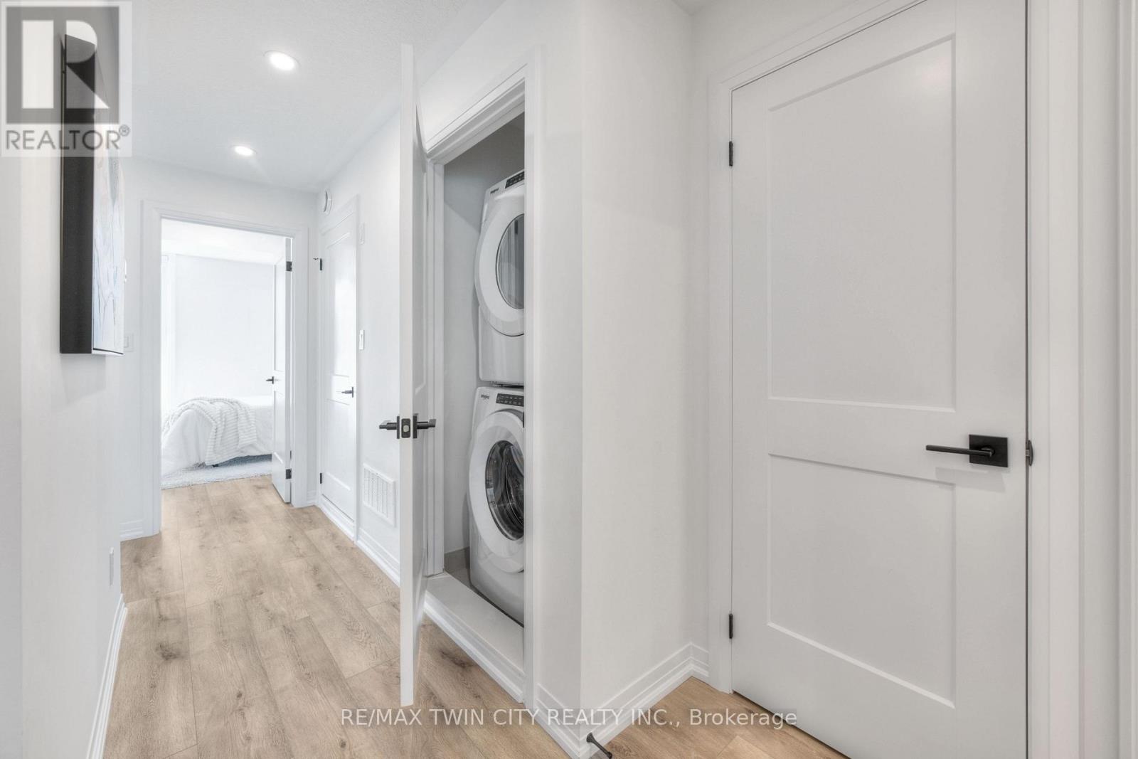 86 - 261 Woodbine Avenue, Kitchener, Ontario  N2R 0S7 - Photo 16 - X12508062