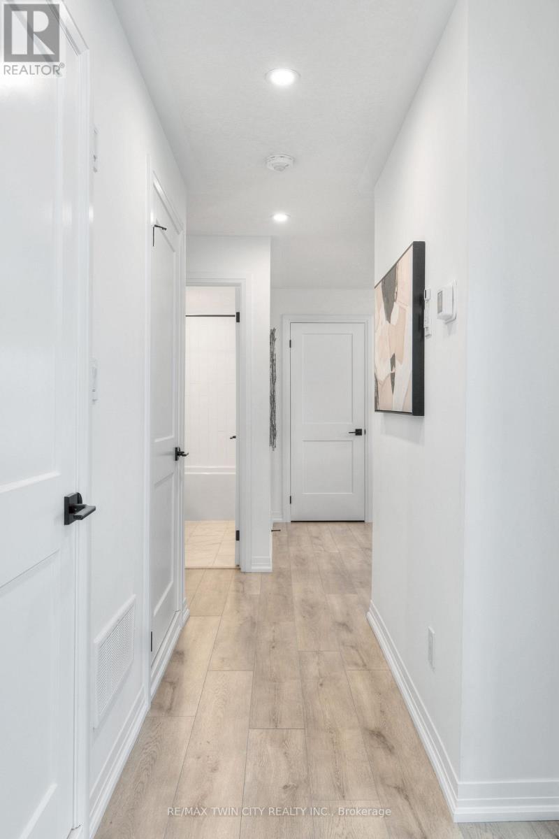 86 - 261 Woodbine Avenue, Kitchener, Ontario  N2R 0S7 - Photo 18 - X12508062