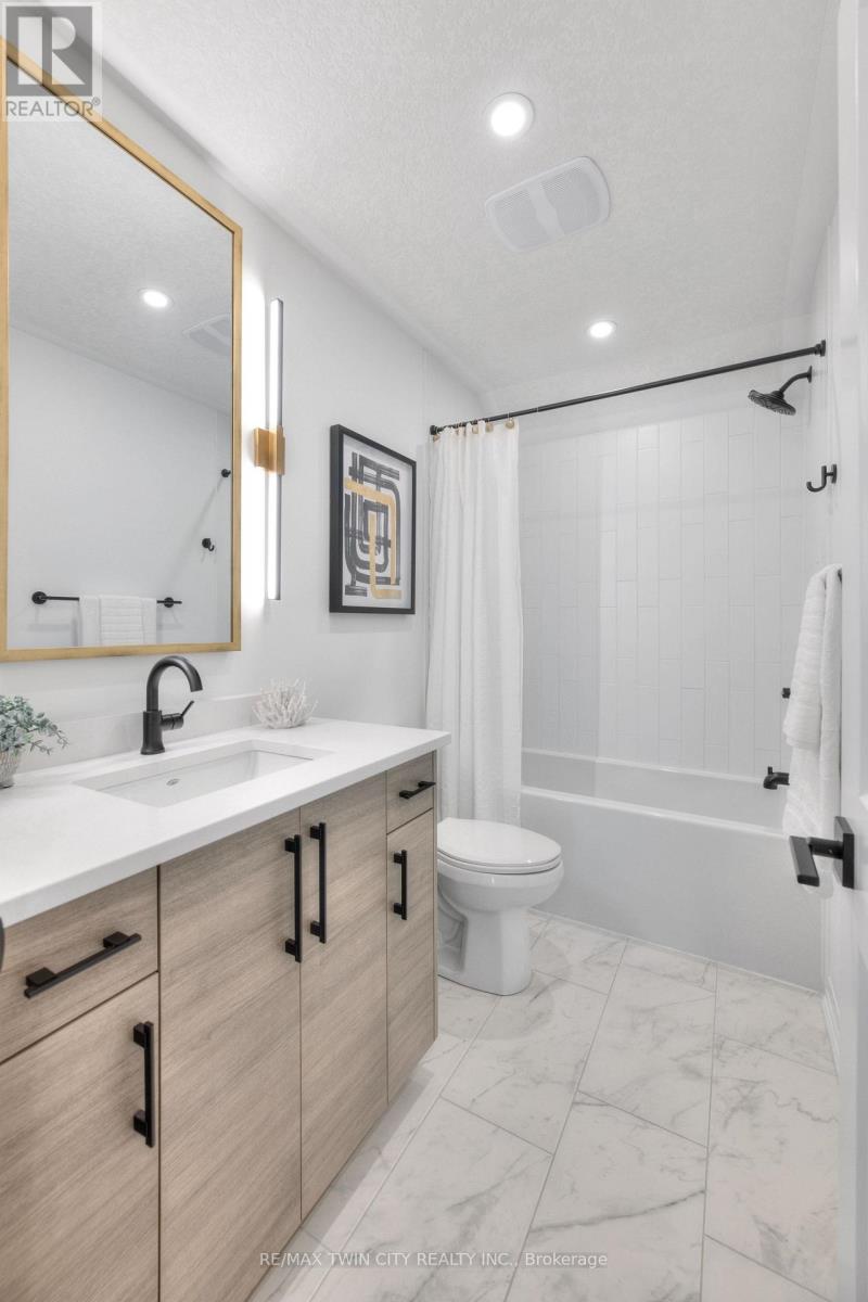 86 - 261 Woodbine Avenue, Kitchener, Ontario  N2R 0S7 - Photo 19 - X12508062