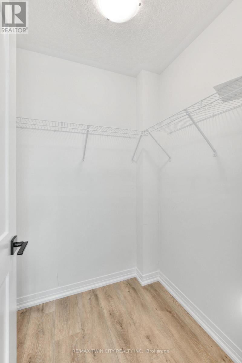 86 - 261 Woodbine Avenue, Kitchener, Ontario  N2R 0S7 - Photo 27 - X12508062