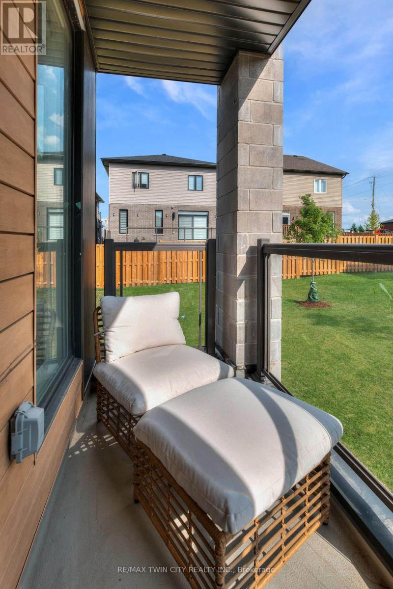 86 - 261 Woodbine Avenue, Kitchener, Ontario  N2R 0S7 - Photo 31 - X12508062