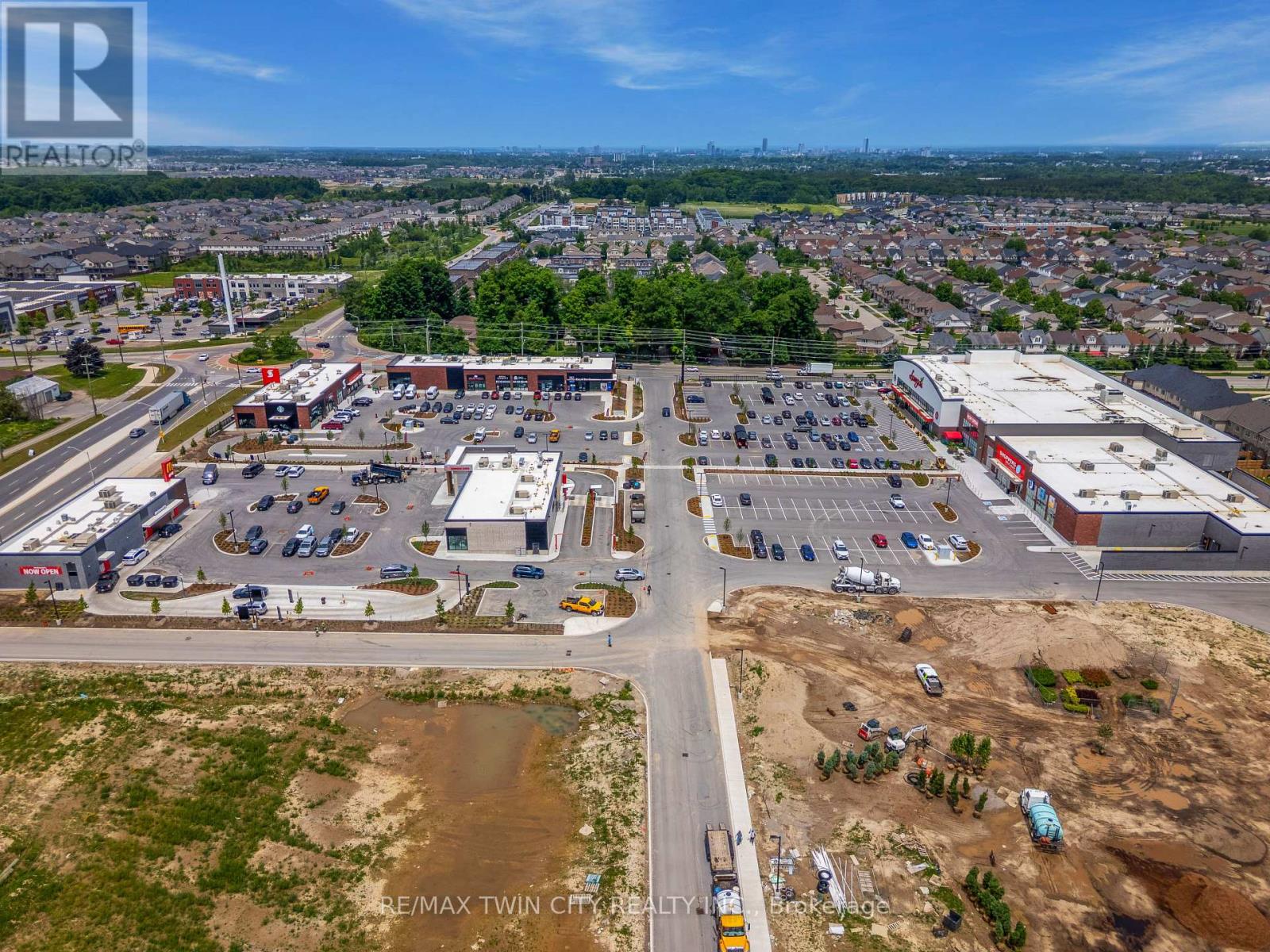 86 - 261 Woodbine Avenue, Kitchener, Ontario  N2R 0S7 - Photo 47 - X12508062