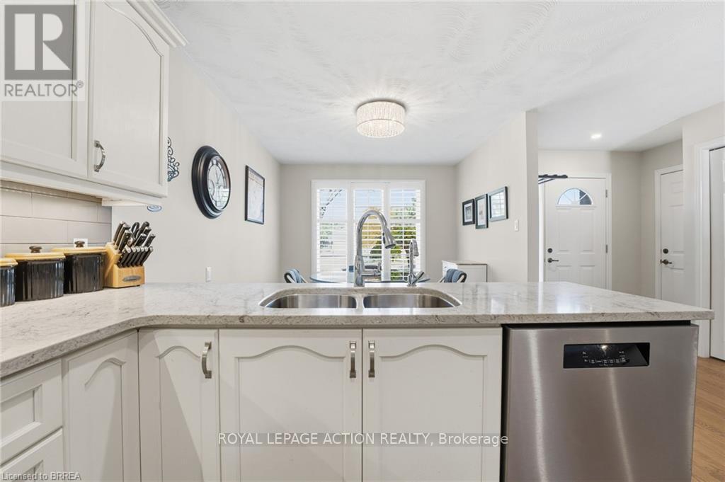 31 - 53 Heron's Landing, Woodstock, Ontario  N4T 1V2 - Photo 8 - X12508116