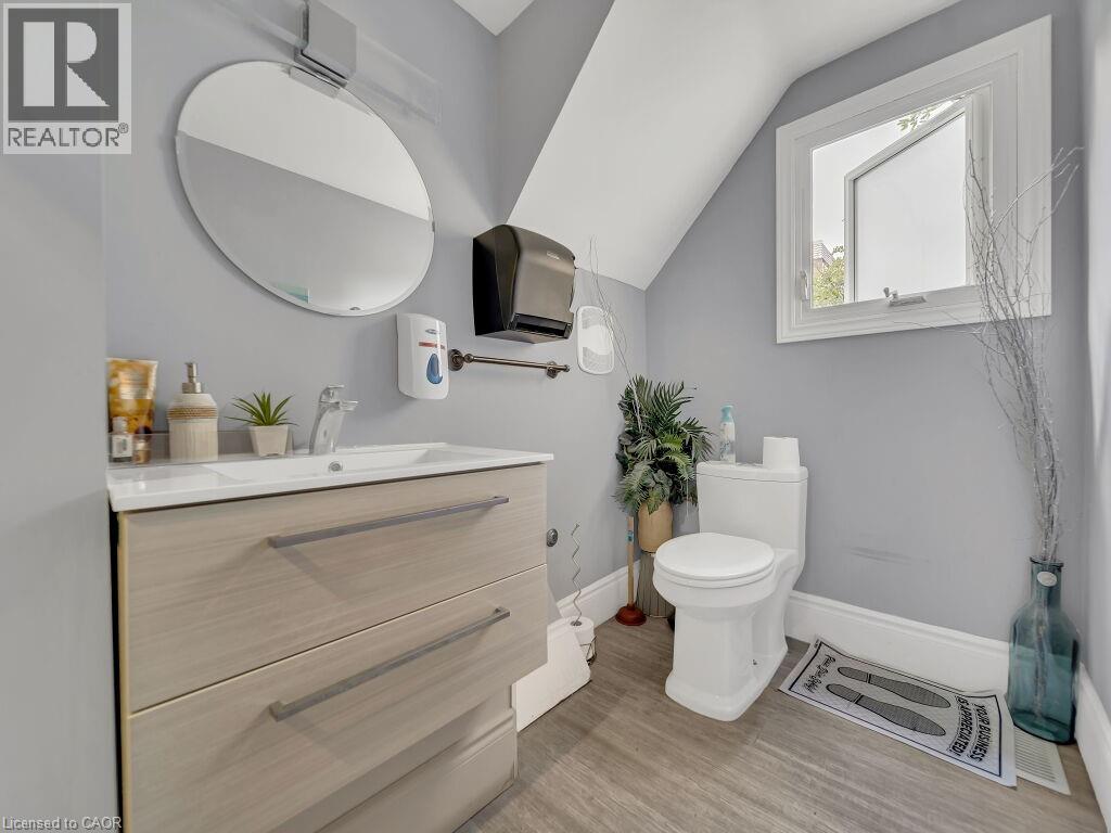 561 Queen Street S, Kitchener, Ontario  N2G 1W9 - Photo 16 - 40782525