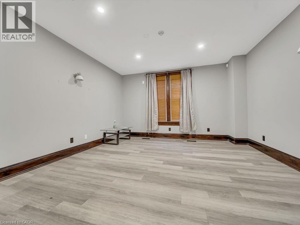 561 Queen Street S, Kitchener, Ontario  N2G 1W9 - Photo 13 - 40782525