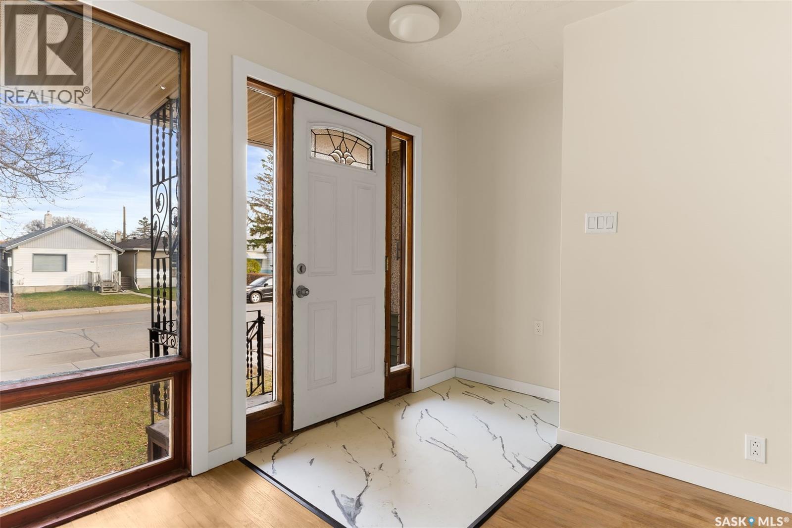 960 Elphinstone Street, Regina, Saskatchewan  S4T 3L6 - Photo 3 - SK022358