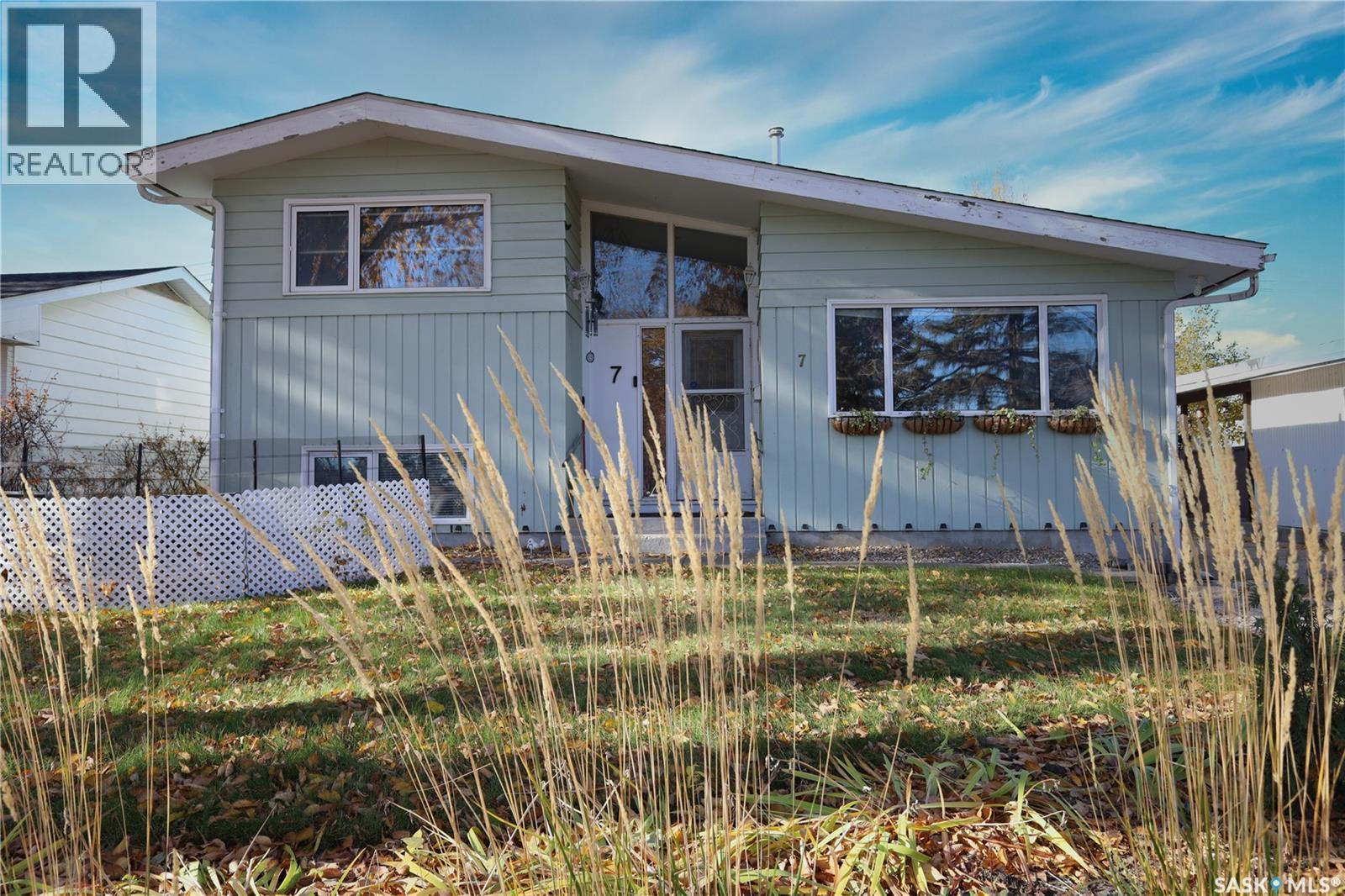 7 Howell Avenue, Saskatoon, Saskatchewan  S7L 3S7 - Photo 2 - SK022222