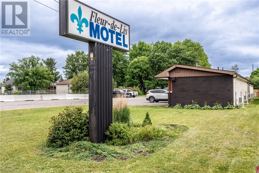 6139 N Highway 69 Highway, Hanmer, Ontario  P3P 1L1 - Photo 3 - 2123243