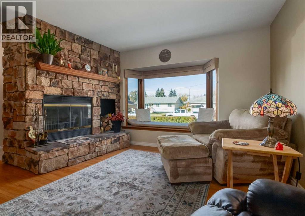 4611 Fortune Road Se, Calgary, Alberta  T2A 2A7 - Photo 3 - A2263158