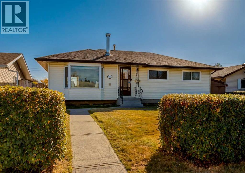 4611 Fortune Road Se, Calgary, Alberta  T2A 2A7 - Photo 1 - A2263158