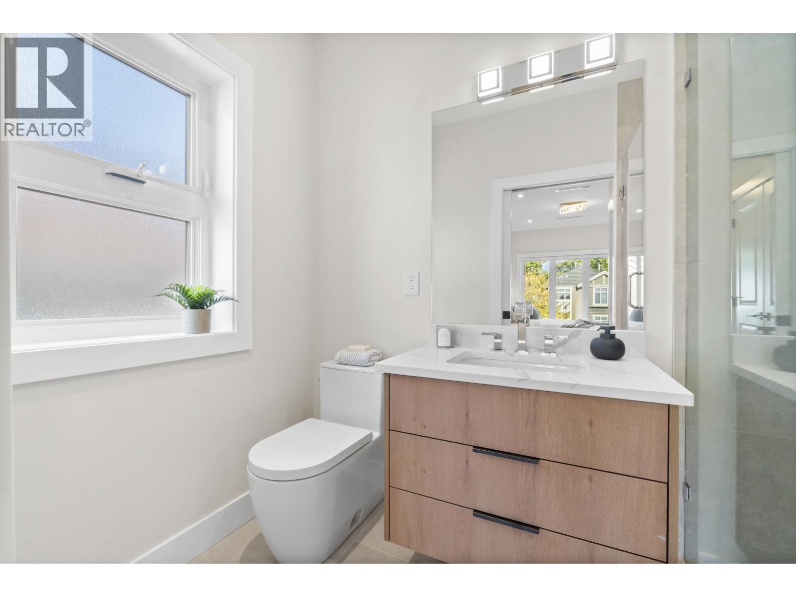 40 E 46th Avenue, Vancouver, British Columbia  V5W 1Z1 - Photo 8 - R3064180