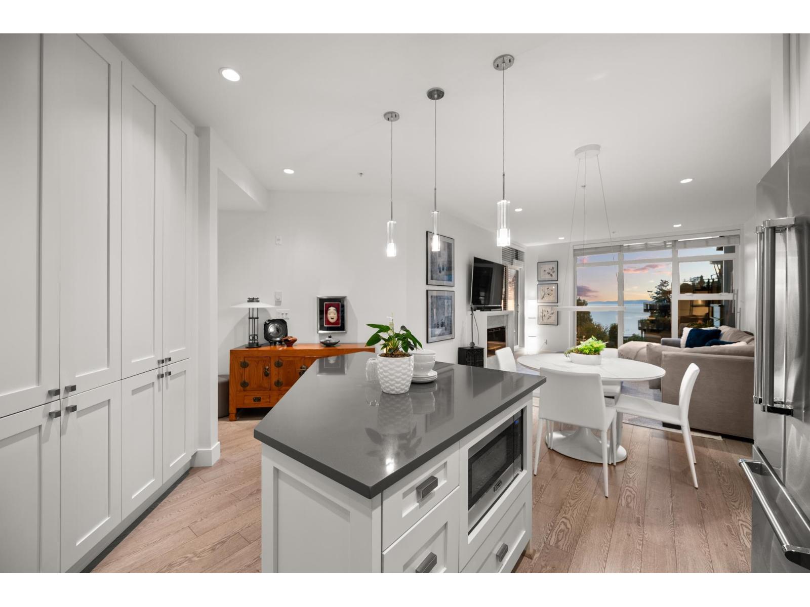 413 14855 Thrift Avenue, White Rock, British Columbia V4B 2J6 - Photo 9 - R3063100