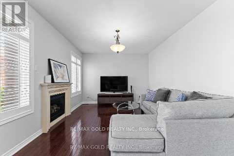 23 Glade Drive, Richmond Hill, Ontario  L4E 0G9 - Photo 21 - N12507312