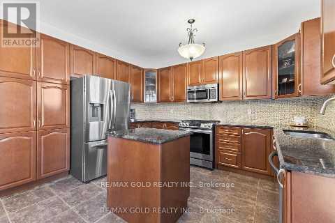 23 Glade Drive, Richmond Hill, Ontario  L4E 0G9 - Photo 15 - N12507312