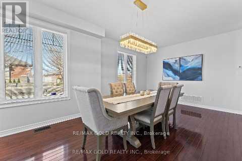 23 Glade Drive, Richmond Hill, Ontario  L4E 0G9 - Photo 11 - N12507312