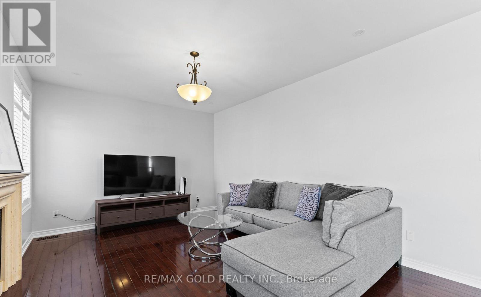 23 Glade Drive, Richmond Hill, Ontario  L4E 0G9 - Photo 20 - N12507312