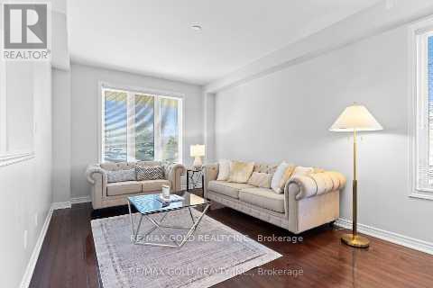 23 Glade Drive, Richmond Hill, Ontario  L4E 0G9 - Photo 8 - N12507312