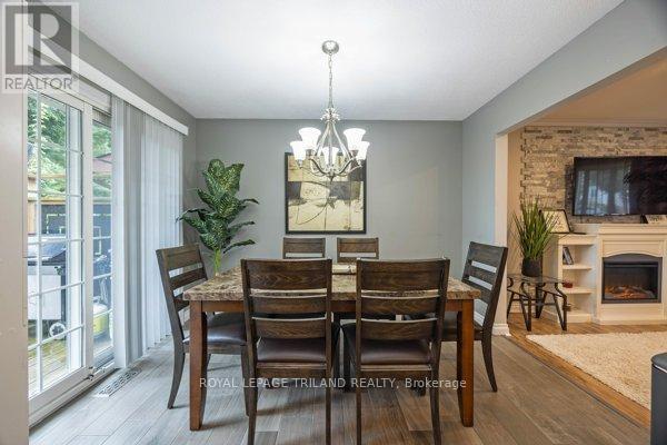 17 Winding Way Crescent, London North, Ontario  N6G 3E8 - Photo 10 - X12508514