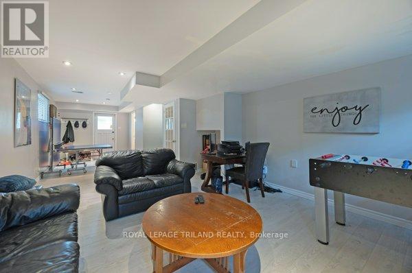 17 Winding Way Crescent, London North, Ontario  N6G 3E8 - Photo 27 - X12508514