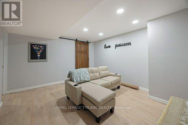 17 Winding Way Crescent, London North, Ontario  N6G 3E8 - Photo 28 - X12508514