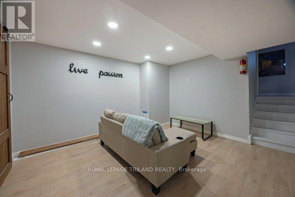 17 Winding Way Crescent, London North, Ontario  N6G 3E8 - Photo 29 - X12508514