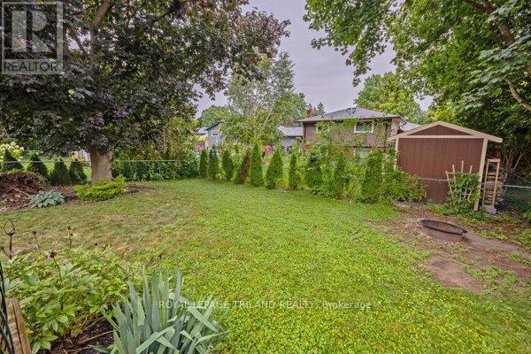 17 Winding Way Crescent, London North, Ontario  N6G 3E8 - Photo 37 - X12508514