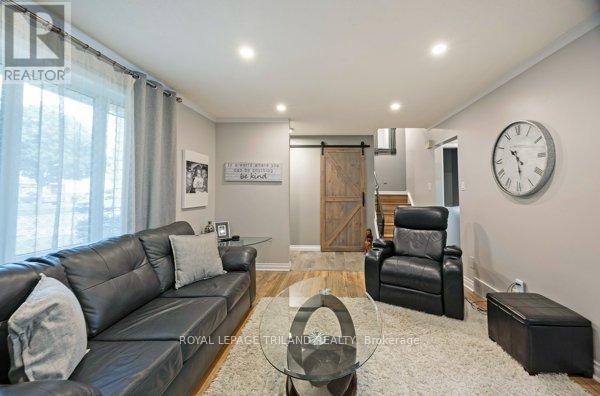 17 Winding Way Crescent, London North, Ontario  N6G 3E8 - Photo 7 - X12508514