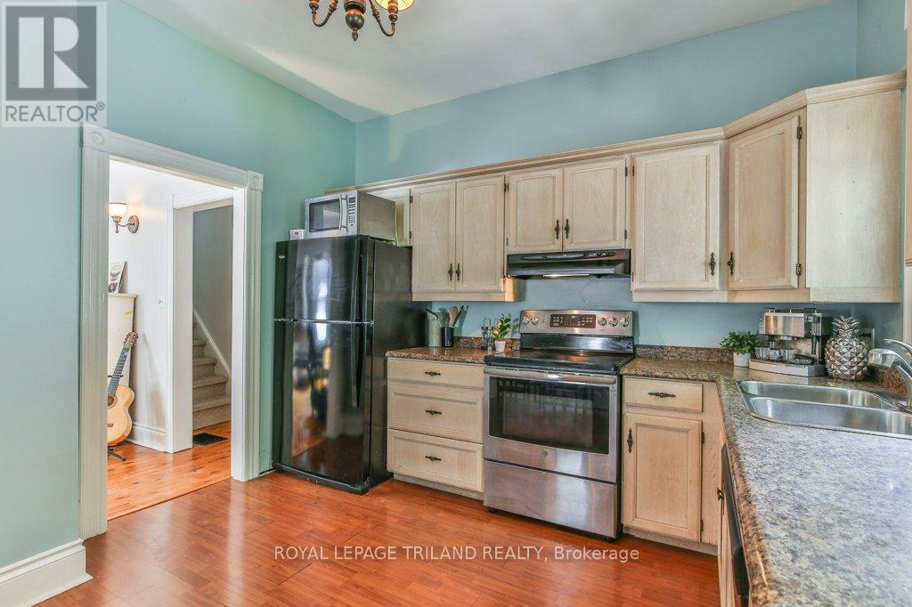 38 Byron Avenue E, London South, Ontario  N6C 1C5 - Photo 17 - X12508592