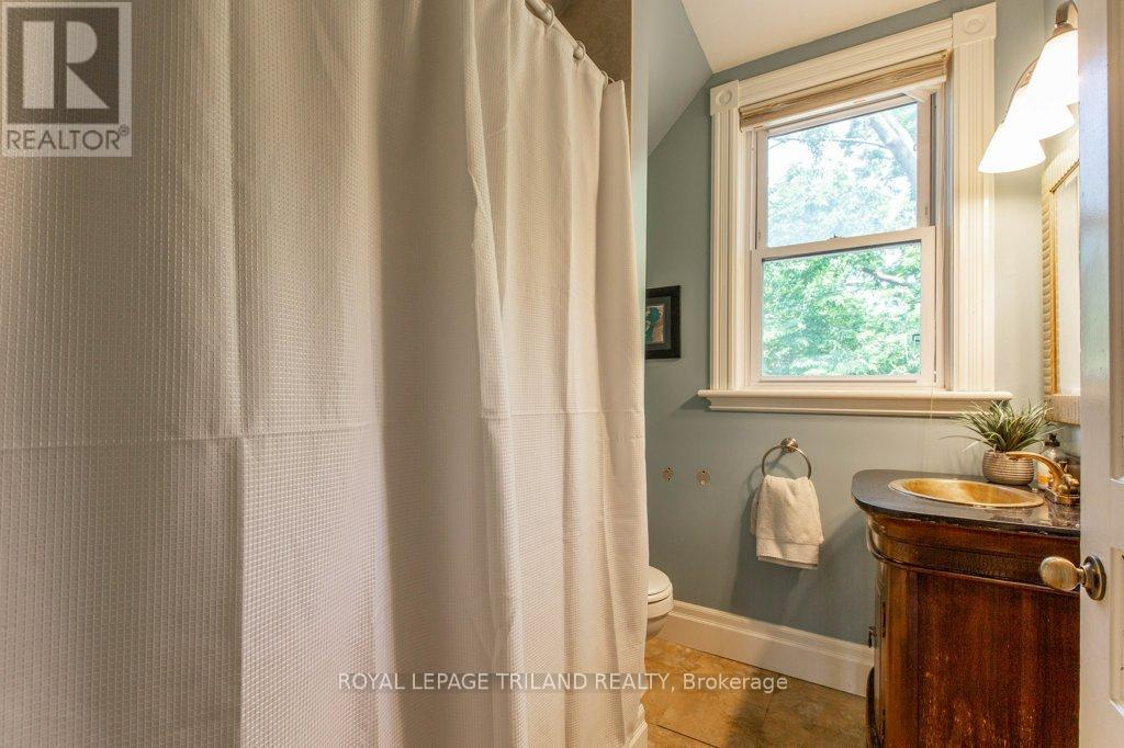 38 Byron Avenue E, London South, Ontario  N6C 1C5 - Photo 26 - X12508592