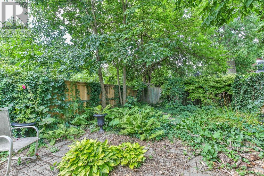 38 Byron Avenue E, London South, Ontario  N6C 1C5 - Photo 28 - X12508592