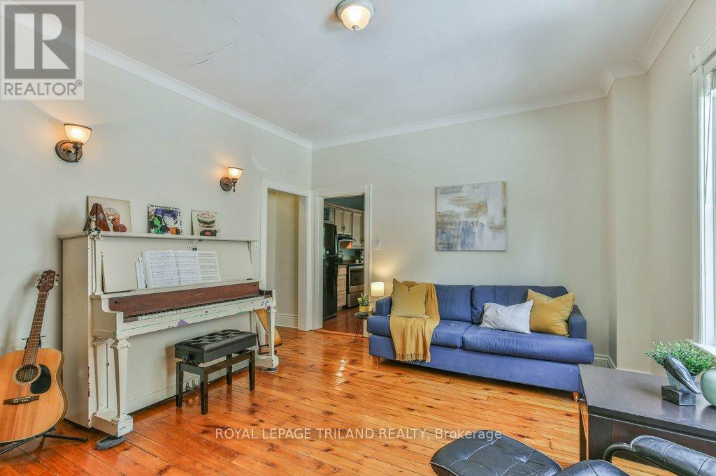 38 Byron Avenue E, London South, Ontario  N6C 1C5 - Photo 9 - X12508592