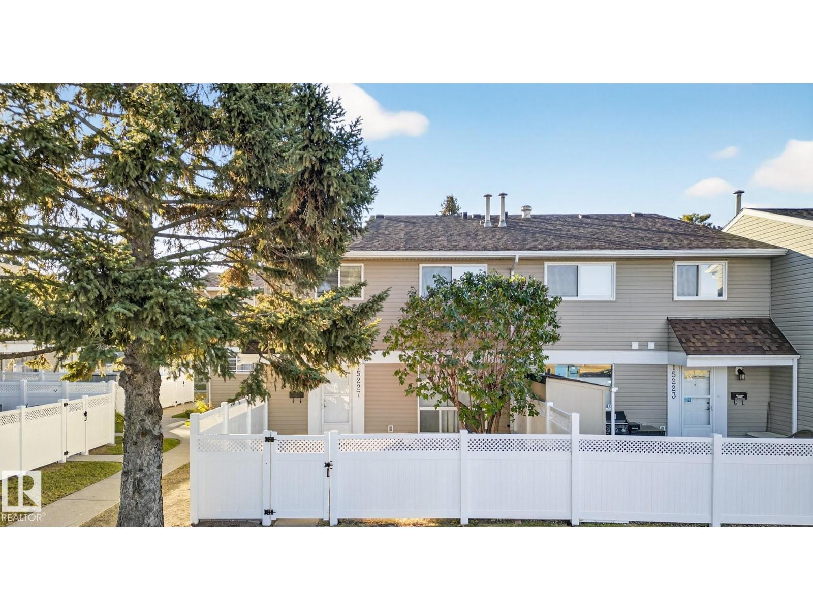 15227 54 St Nw, Edmonton, Alberta  T5A 3N9 - Photo 1 - E4464668