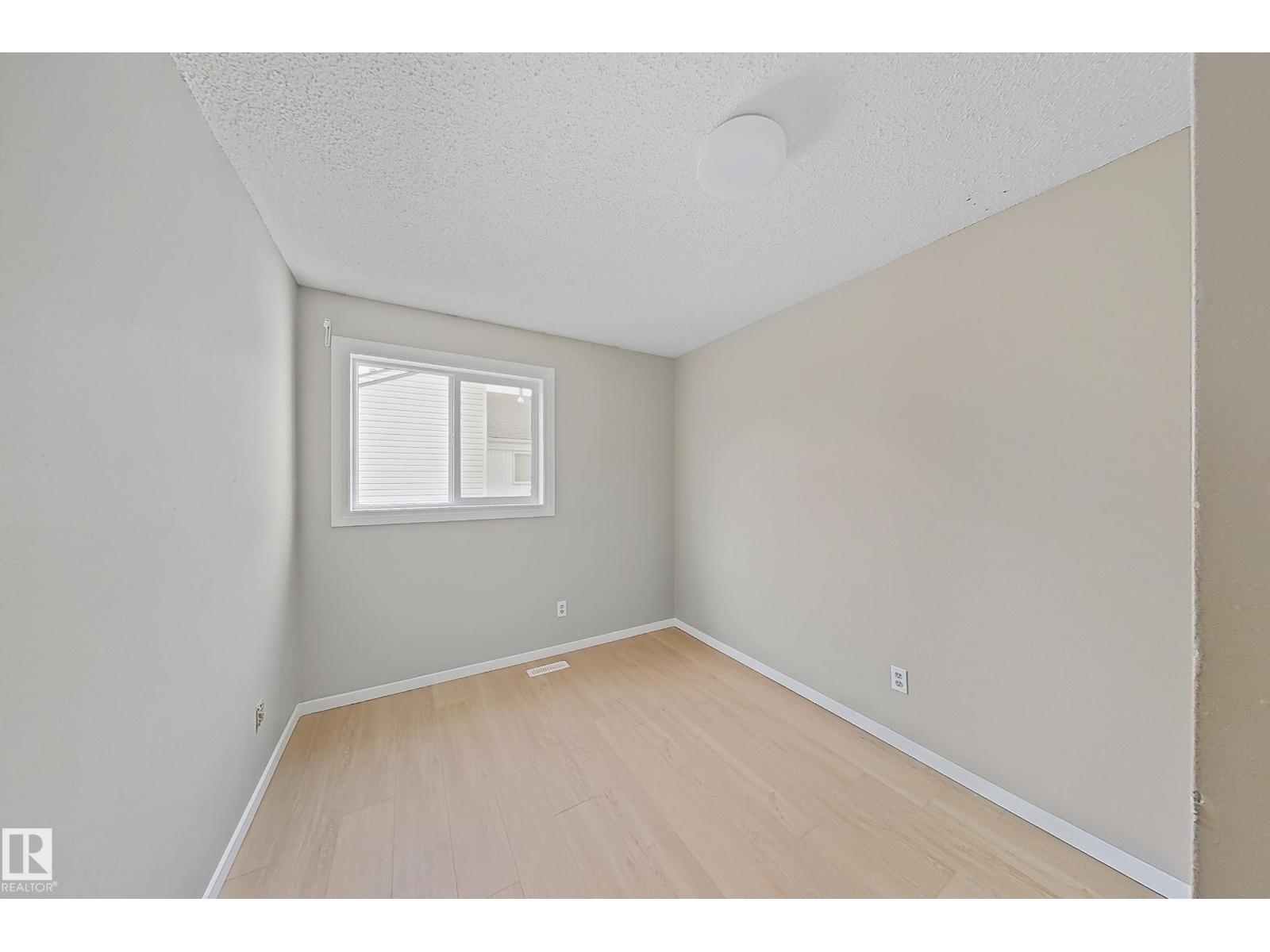 15 Woodvale Vg Nw, Edmonton, Alberta  T6L 1W4 - Photo 12 - E4464669