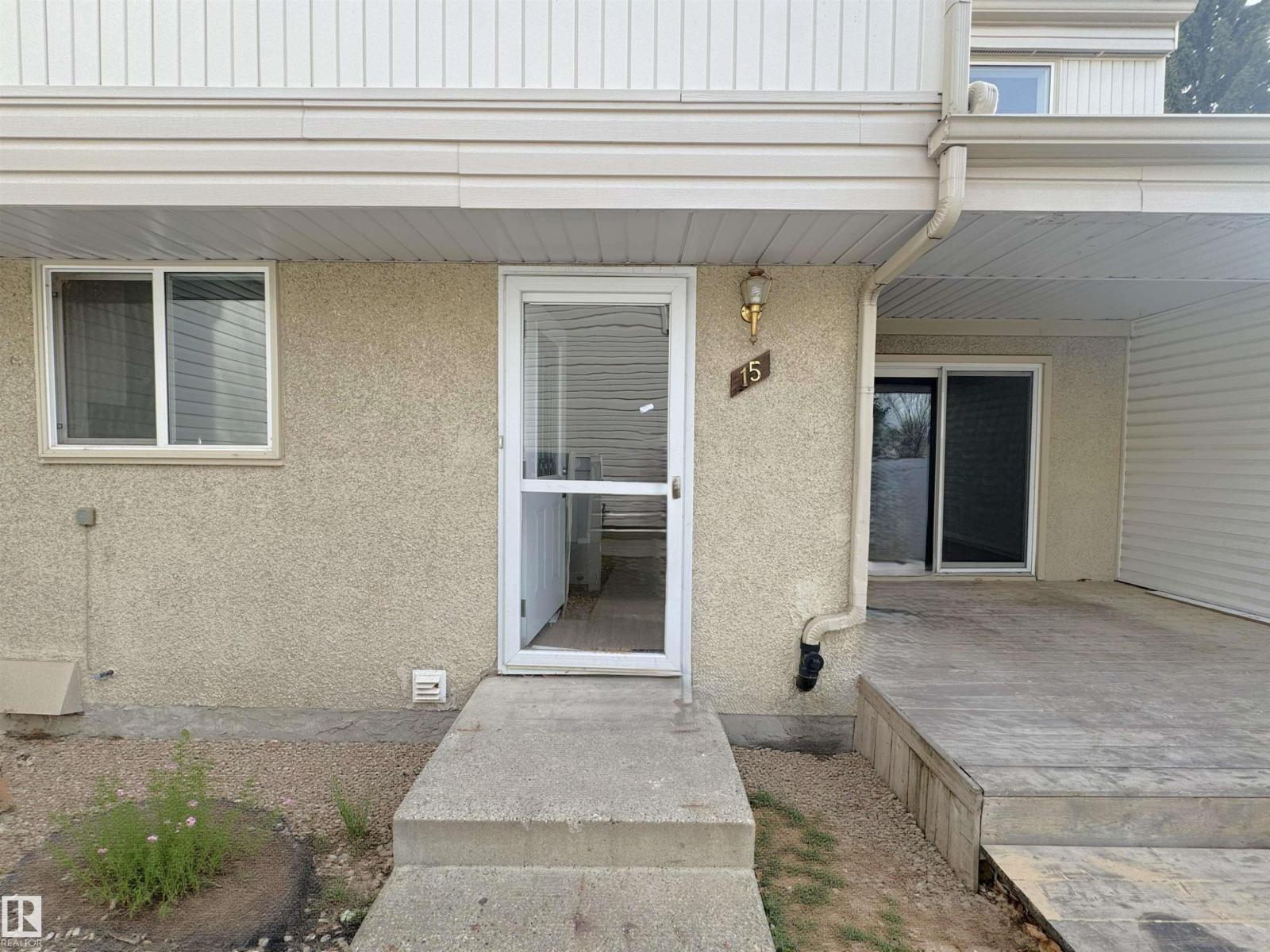 15 Woodvale Vg Nw, Edmonton, Alberta  T6L 1W4 - Photo 3 - E4464669