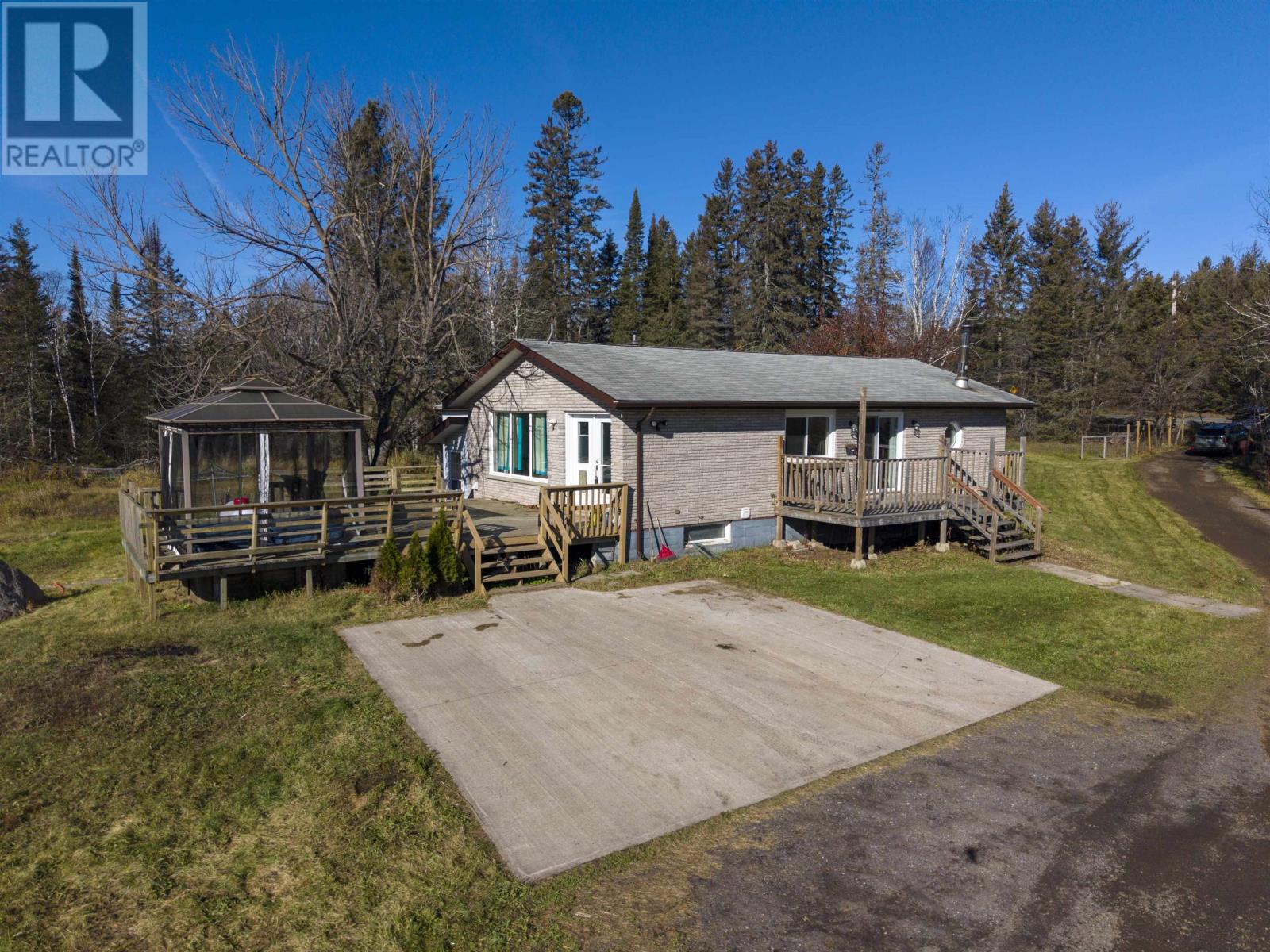 3633 Dawson Rd, Thunder Bay, Ontario  P7G 2G6 - Photo 2 - TB253369