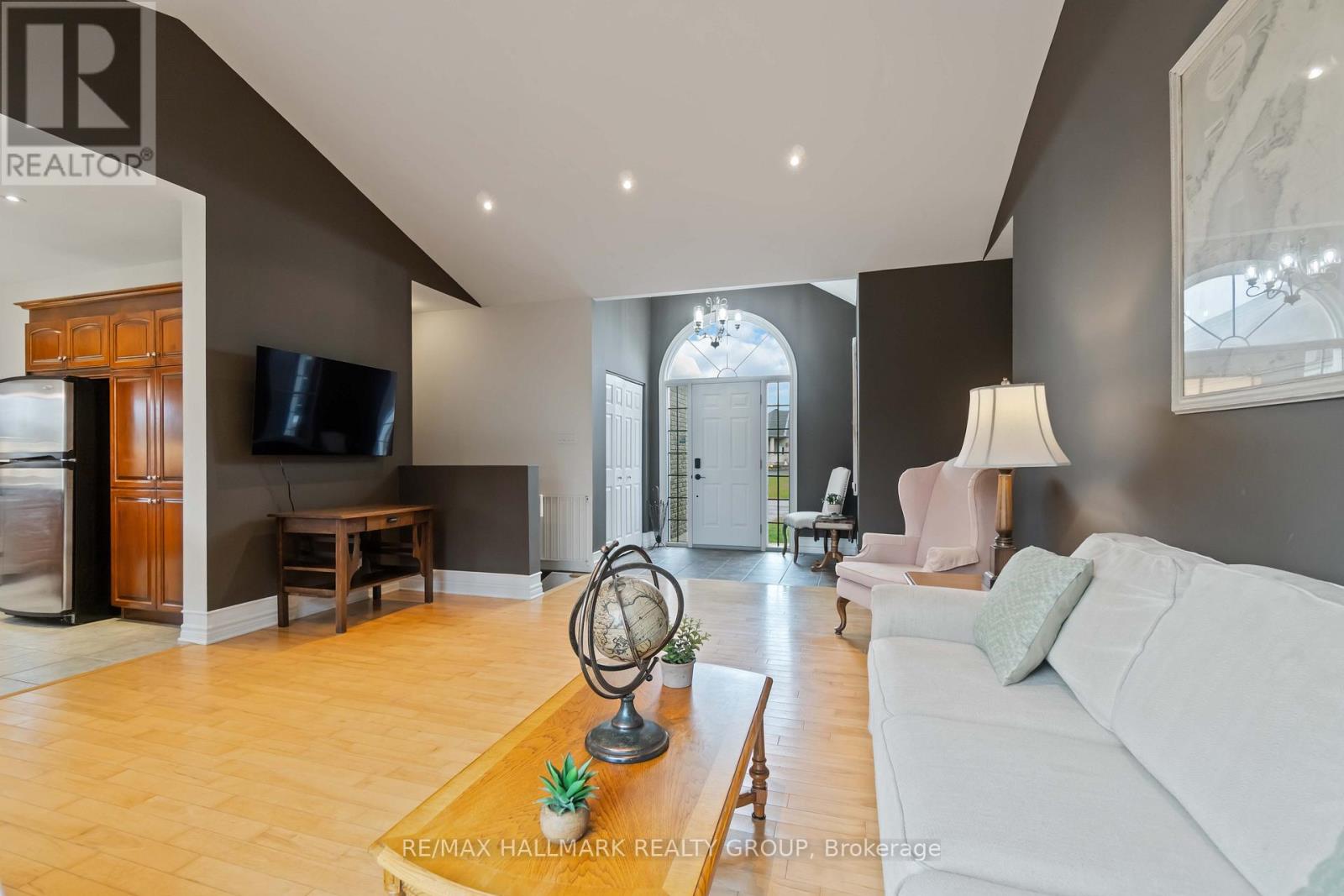 2030 Kingsley Street, Clarence-Rockland, Ontario  K0A 1E0 - Photo 5 - X12508516