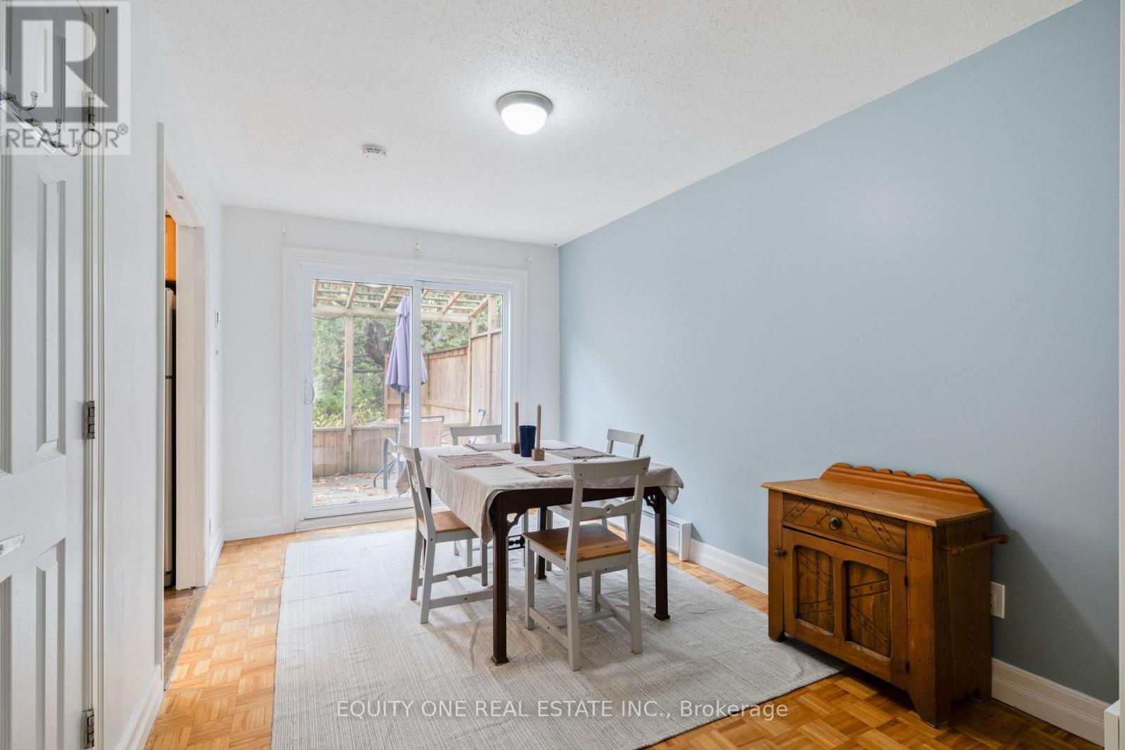 73 Hobart Crescent, Ottawa, Ontario  K2H 5S3 - Photo 11 - X12508564