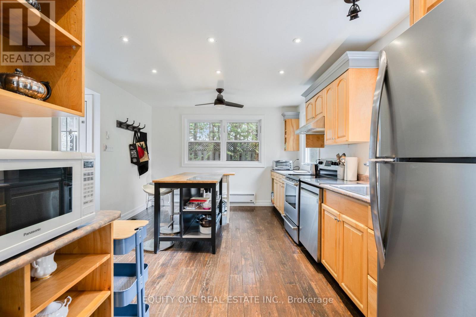 73 Hobart Crescent, Ottawa, Ontario  K2H 5S3 - Photo 15 - X12508564