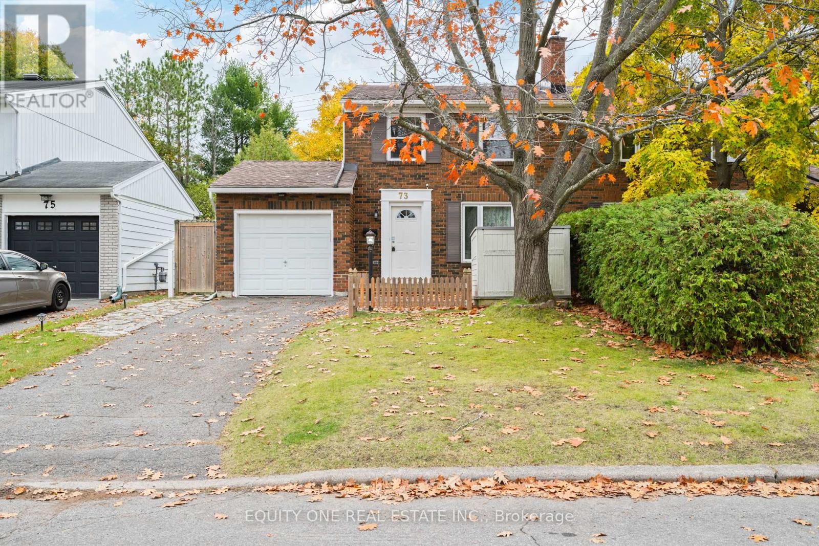 73 Hobart Crescent, Ottawa, Ontario  K2H 5S3 - Photo 2 - X12508564