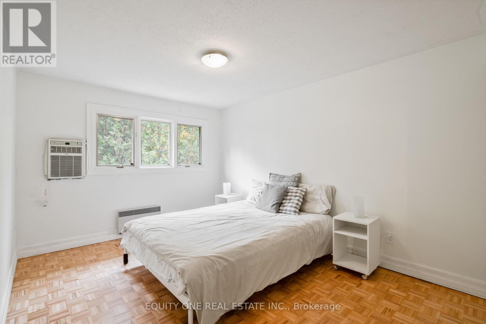 73 Hobart Crescent, Ottawa, Ontario  K2H 5S3 - Photo 24 - X12508564