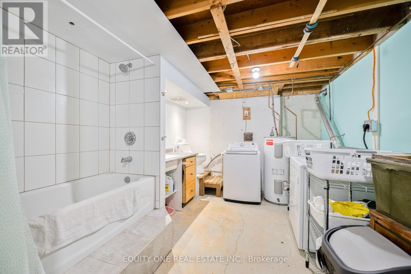 73 Hobart Crescent, Ottawa, Ontario  K2H 5S3 - Photo 33 - X12508564